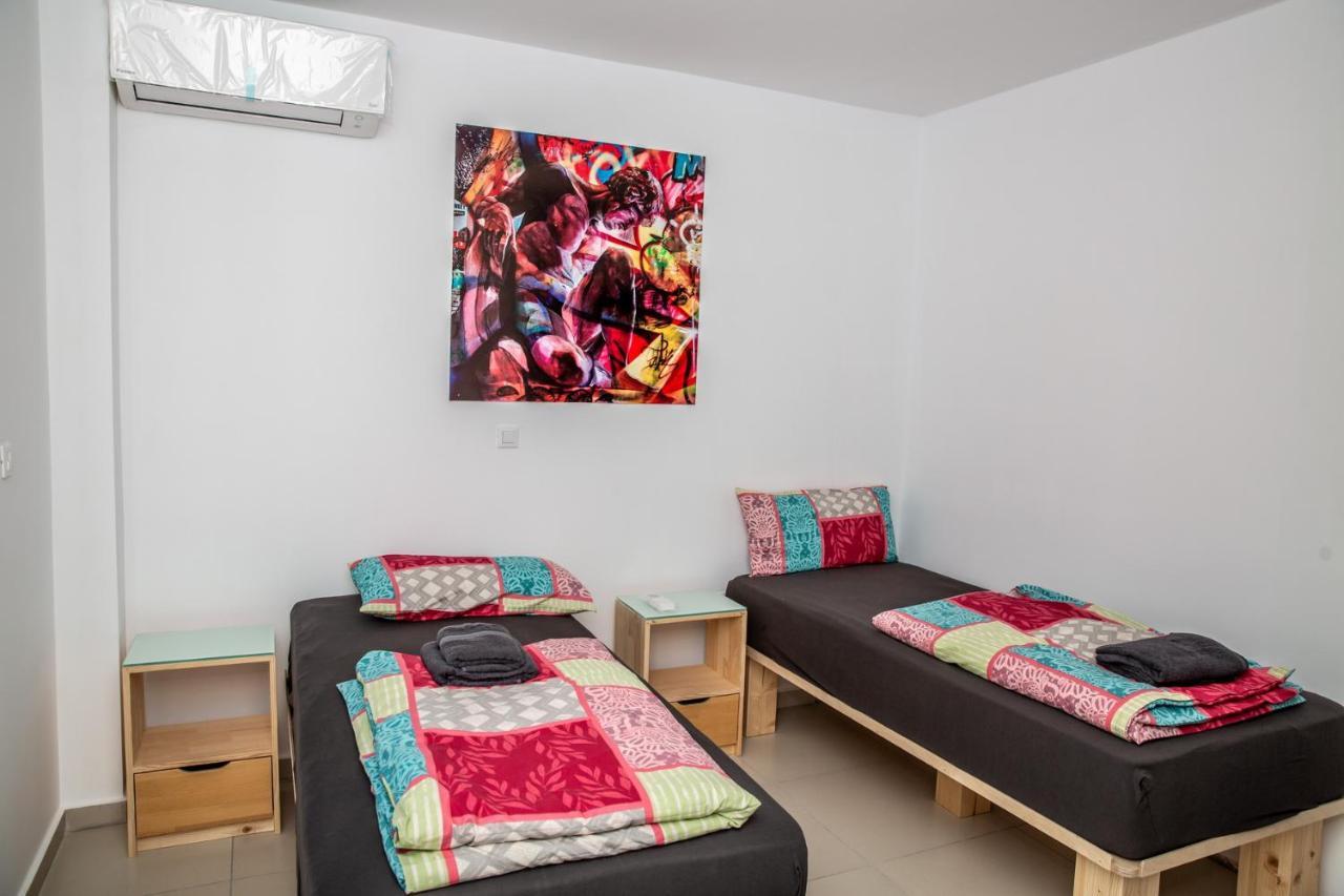 5 Sterne Apollo City Apartment ลาวริออน ภายนอก รูปภาพ