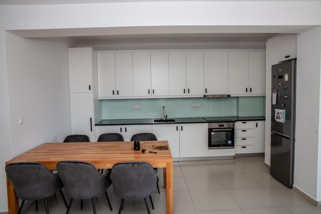 5 Sterne Apollo City Apartment ลาวริออน ภายนอก รูปภาพ